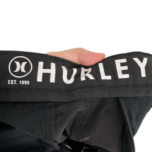 Hurley Black Golf Shorts Size 40 - Picture 4 of 9
